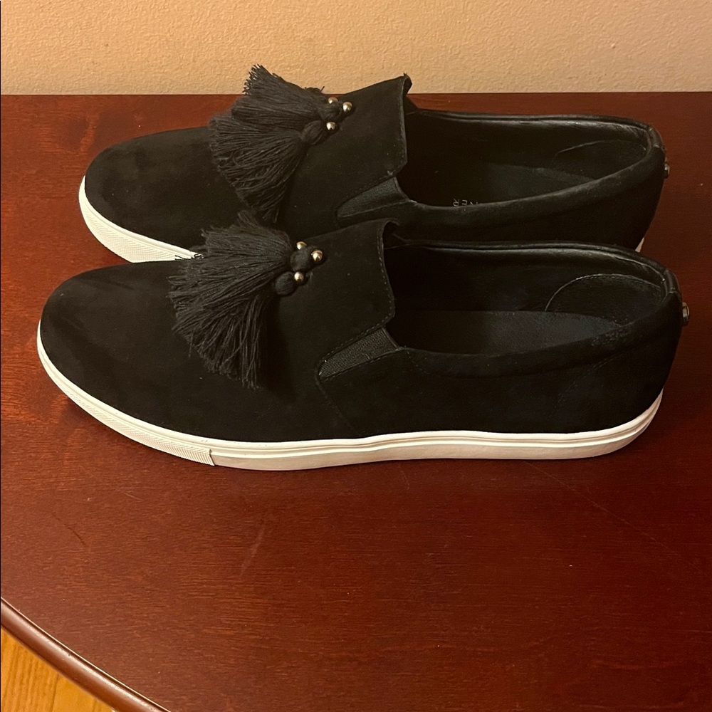 Donald Pliner Black Genuine Suede Sneakers w/Tassel - Picture 4 of 10